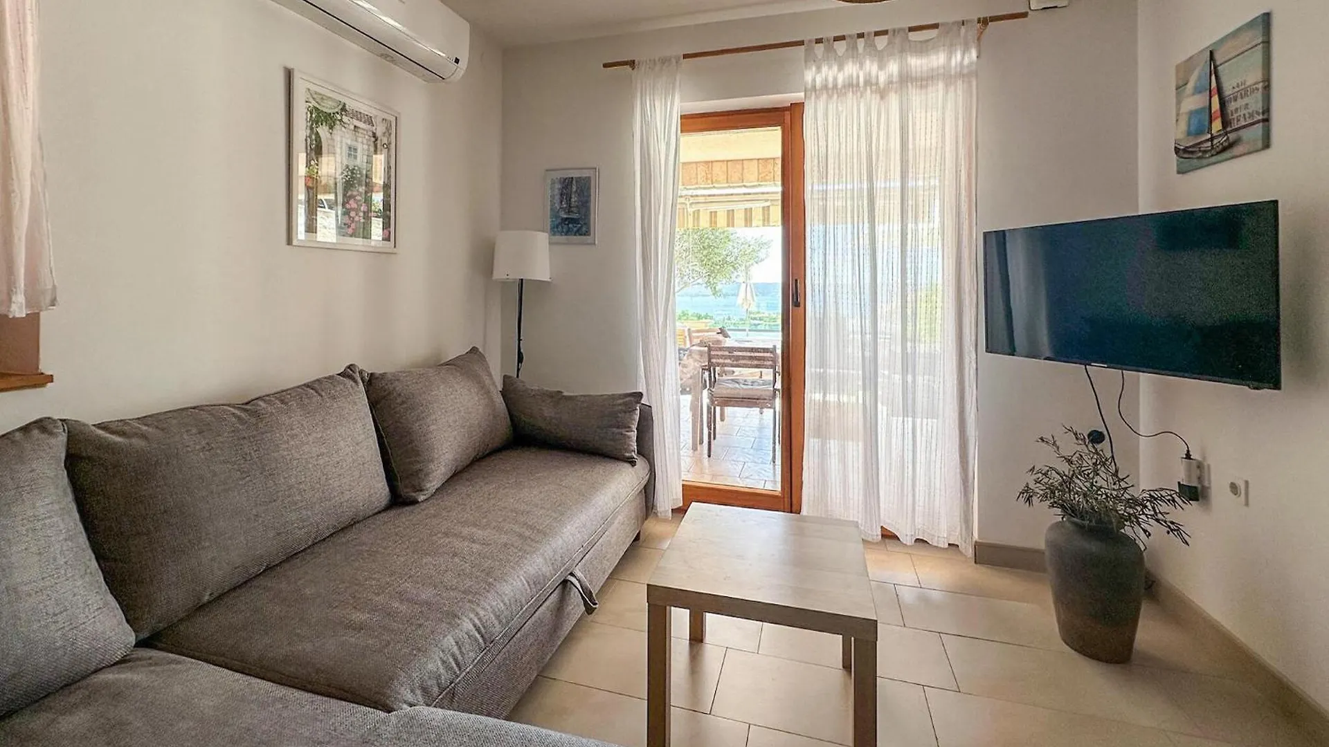 Beautiful Home In Maslenica With Kitchen 0*,