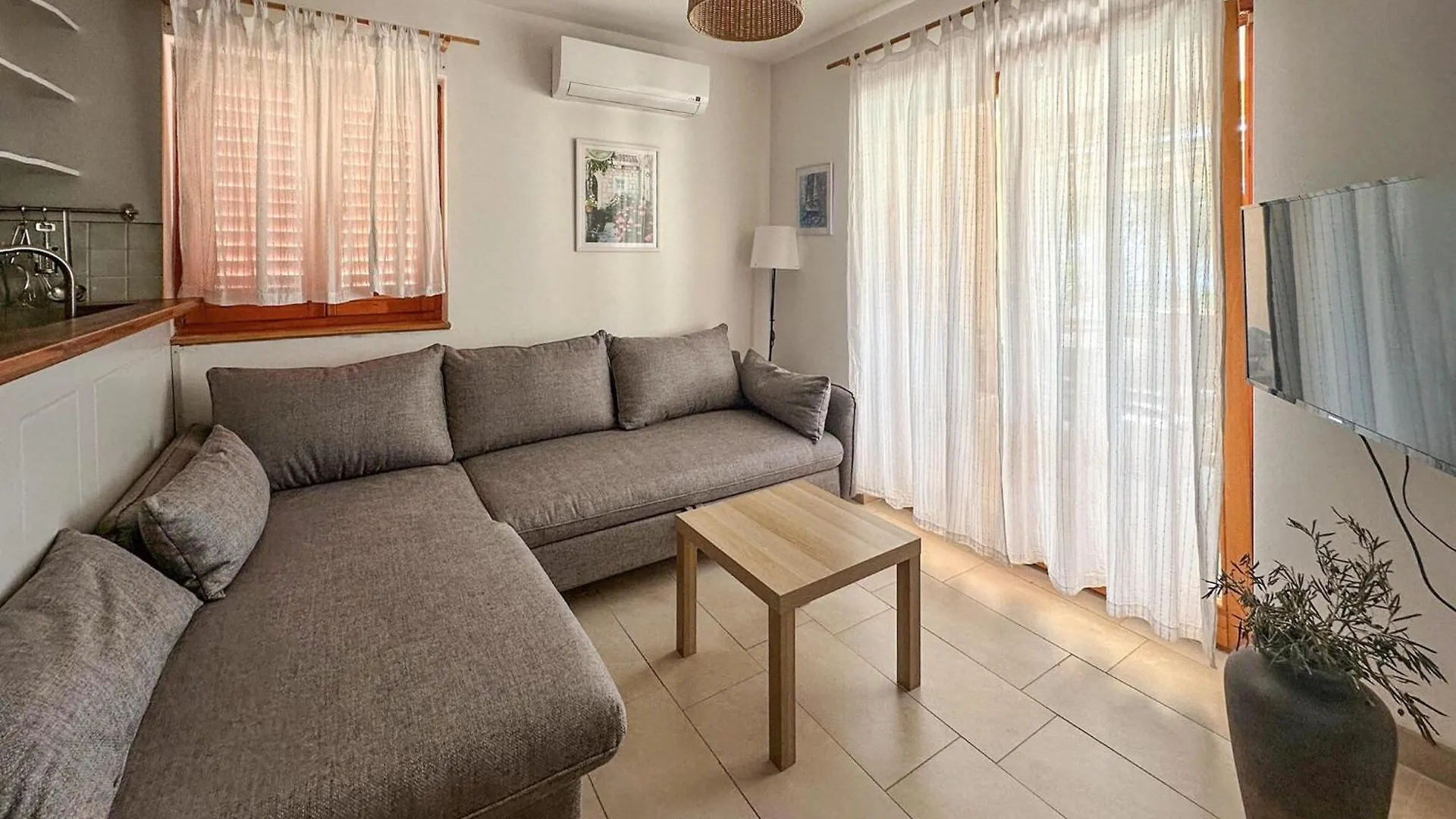 Beautiful Home In Maslenica With Kitchen