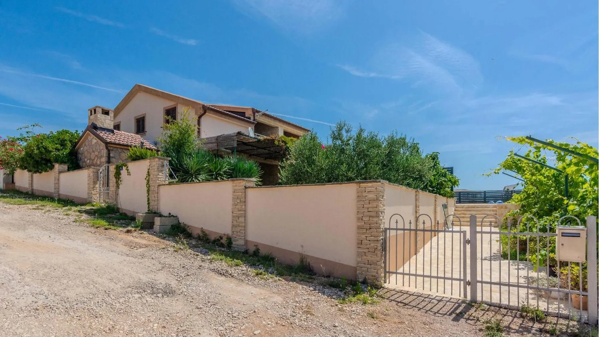 Holiday home Beautiful Home In Maslenica With Kitchen Croatia