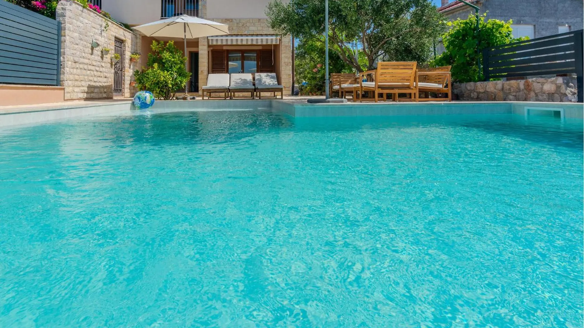 Beautiful Home In Maslenica With Kitchen Holiday home