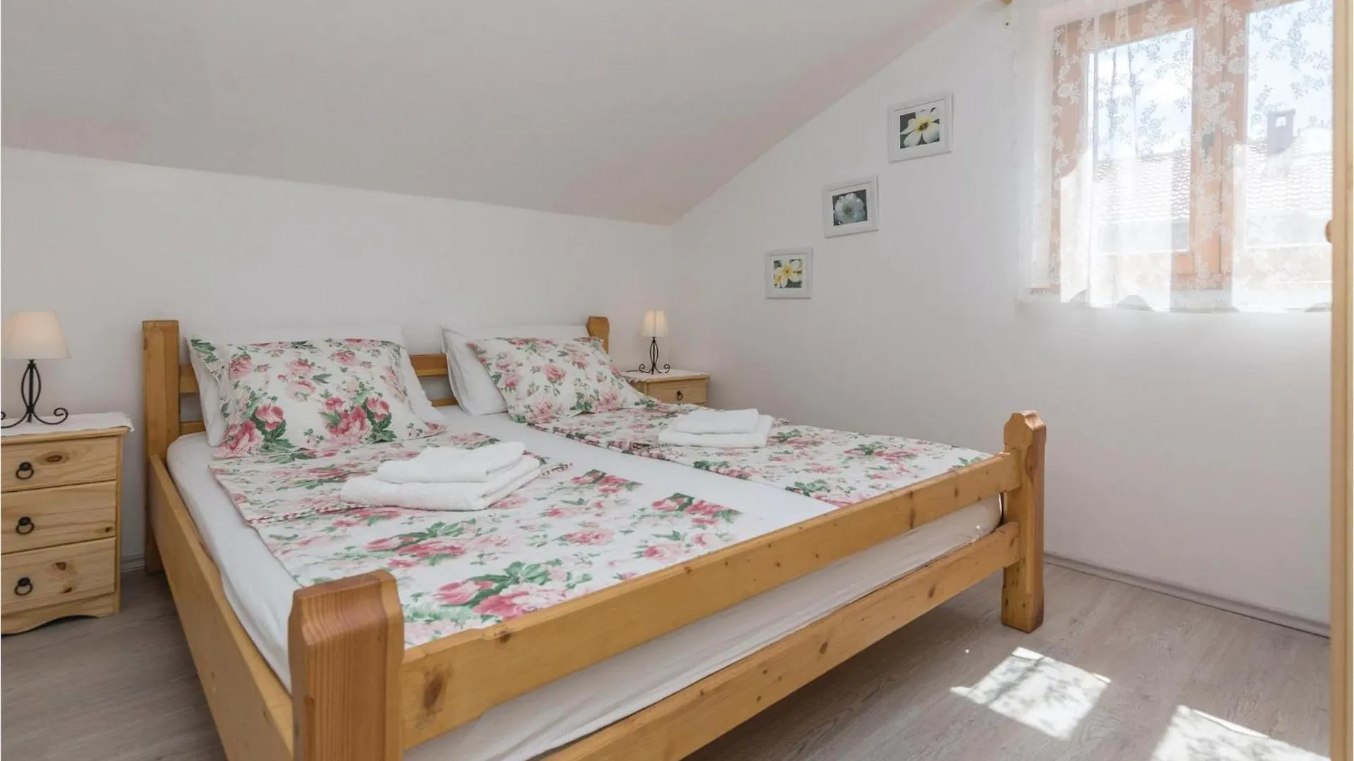 Beautiful Home In Maslenica With Kitchen Holiday home